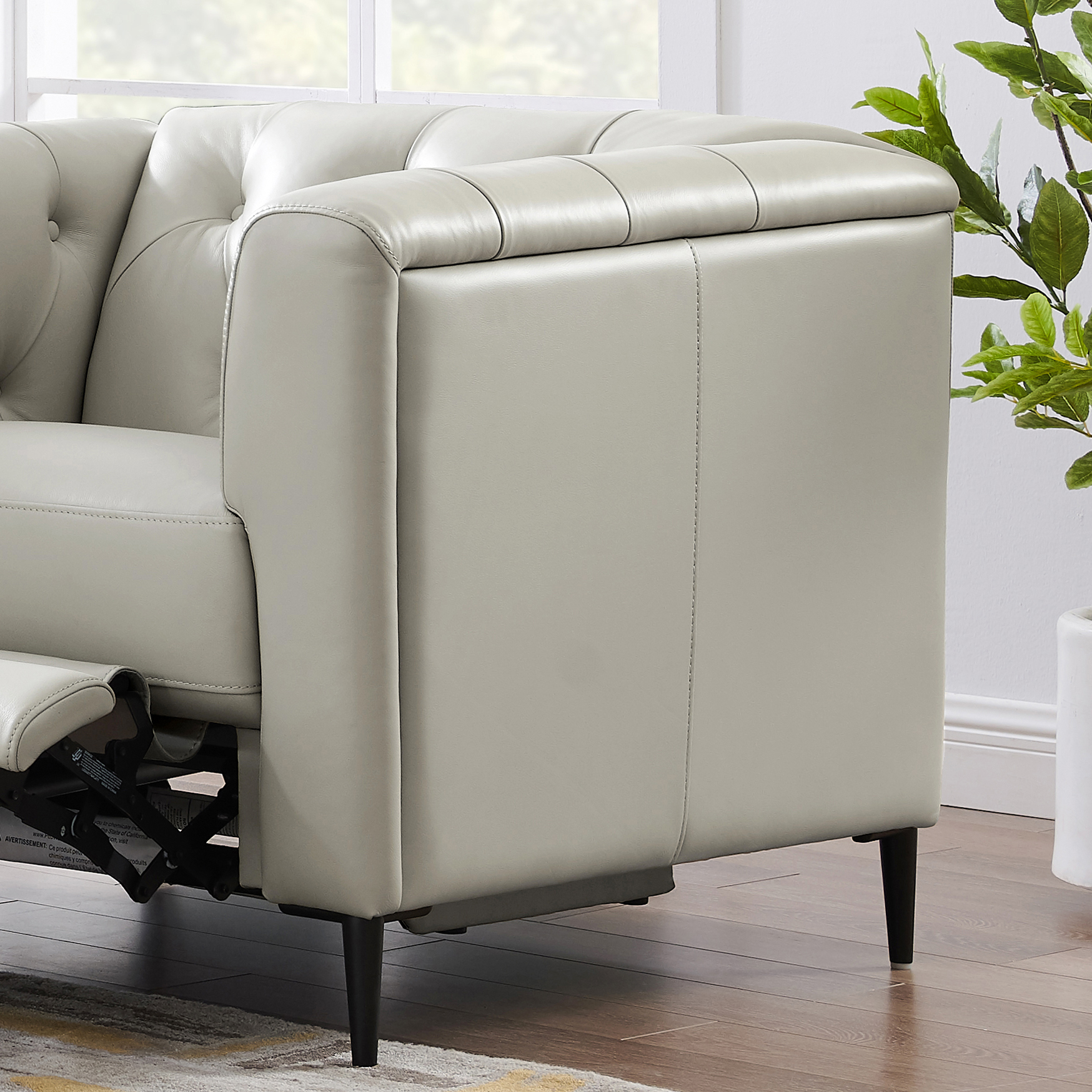 EzReCommerce. Clint Modern Top Grain Leather Chair (Open Box)